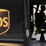 UPS a abaissé ses perspectives pour l'année 2023 à la suite de l'accord conclu fin juillet avec la puissante organisation syndicale des Teamsters, qui a permis d'écarter le risque de grève. (archives)